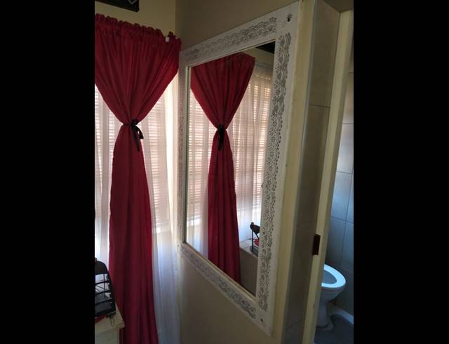 1 BEDROOM FLAT FOR SALE IN SELECTION PARK